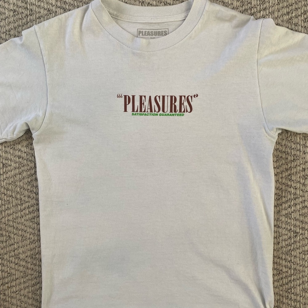 Pleasure graphic t-shirt